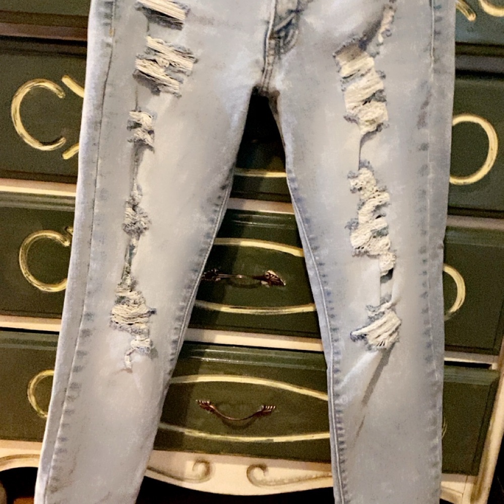 Blue Skinny Distressed Jeans with Vintage Look